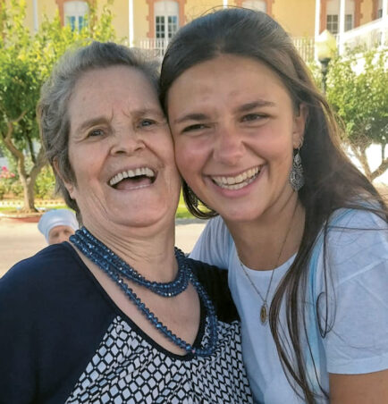 Joven y anciana JMJ